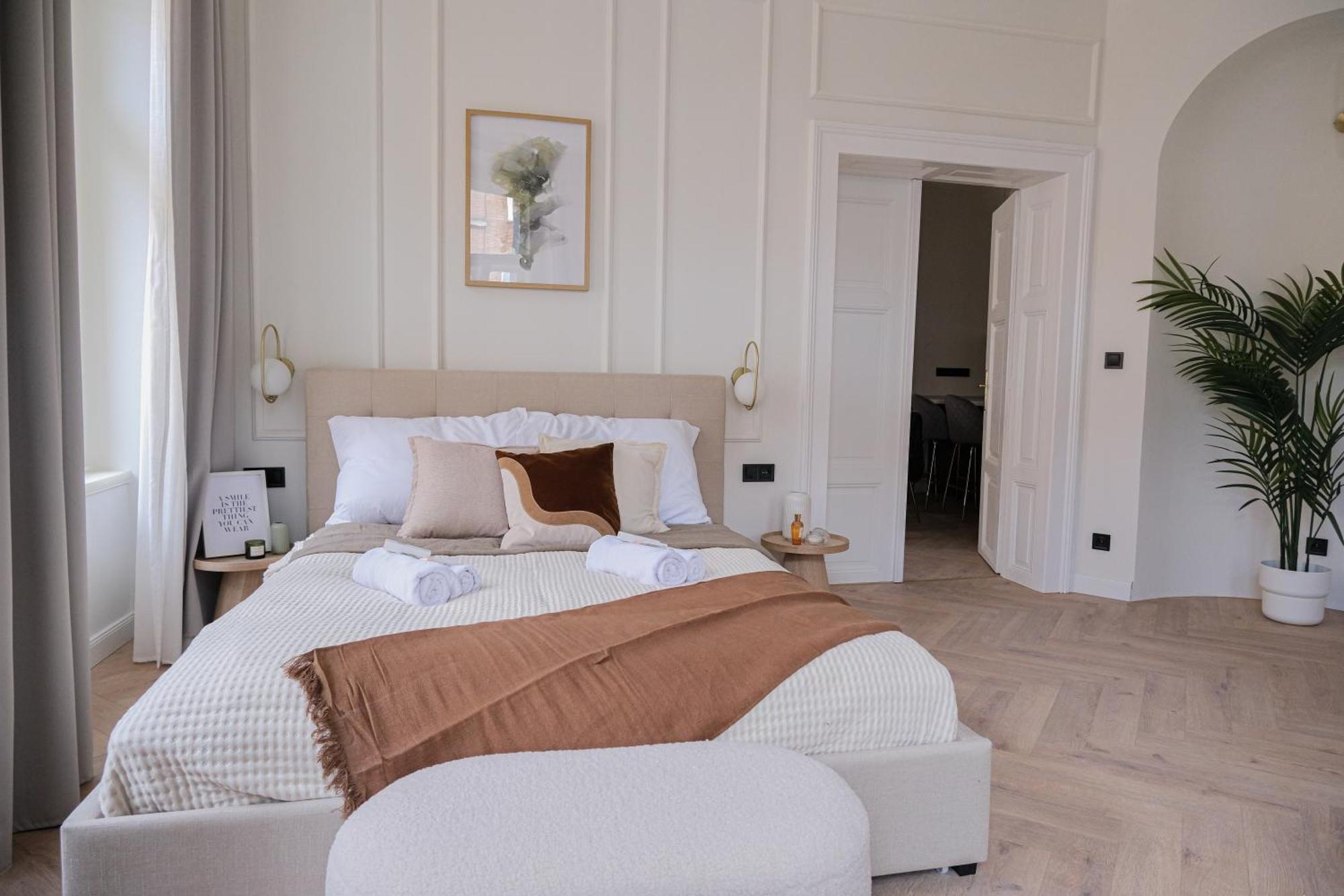 4 Minutes National Theather Apartment, Lejlighed