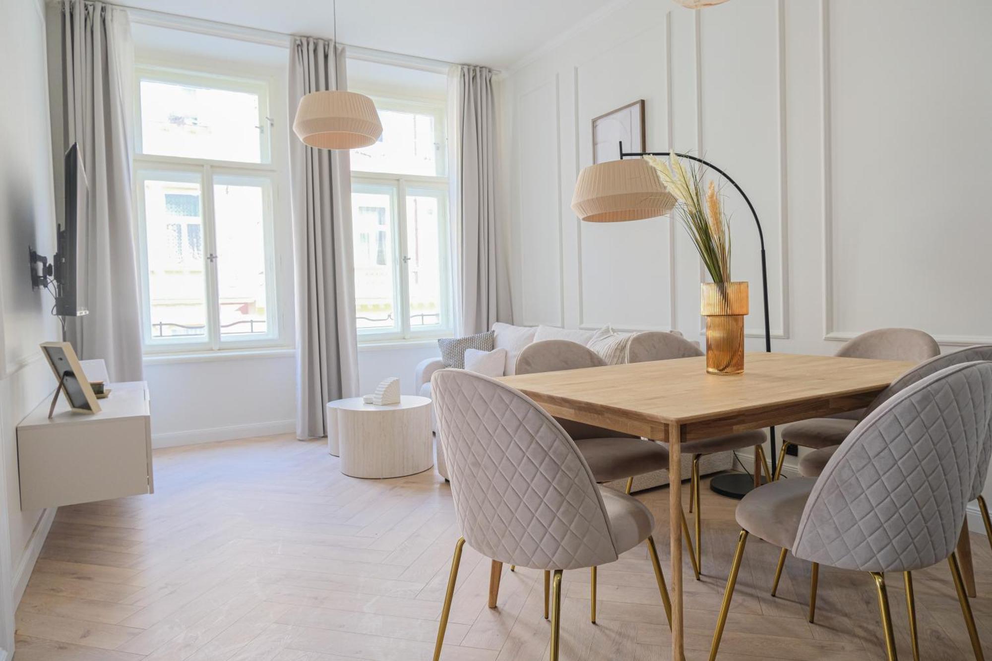 4 Minutes National Theather Apartment, * Prag